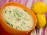 Лимонова супа с топчета от агнешко
