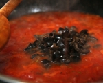Кюфтета с маслини в доматен сос 7