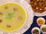 Крем супа от праз с босилкови крутони