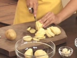 Подлучени картофи с маслини