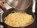 Спагети с пилешко, спанак и сирене 6